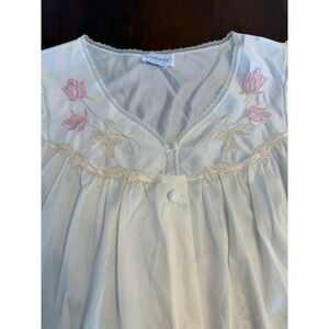 Vintage Lorraine Bed Jacket Ivory Floral Embroidered Button Front Medium NWT